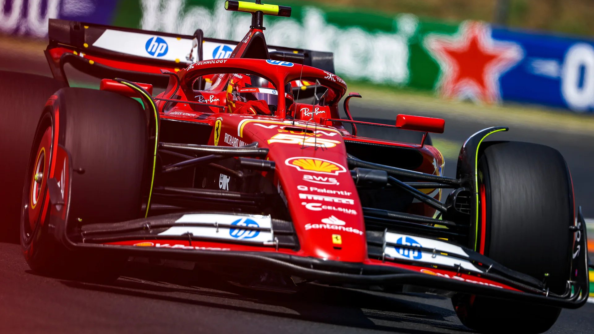 Ferrari lidera la P1 en GP de Hungría; Checo se queda en 11