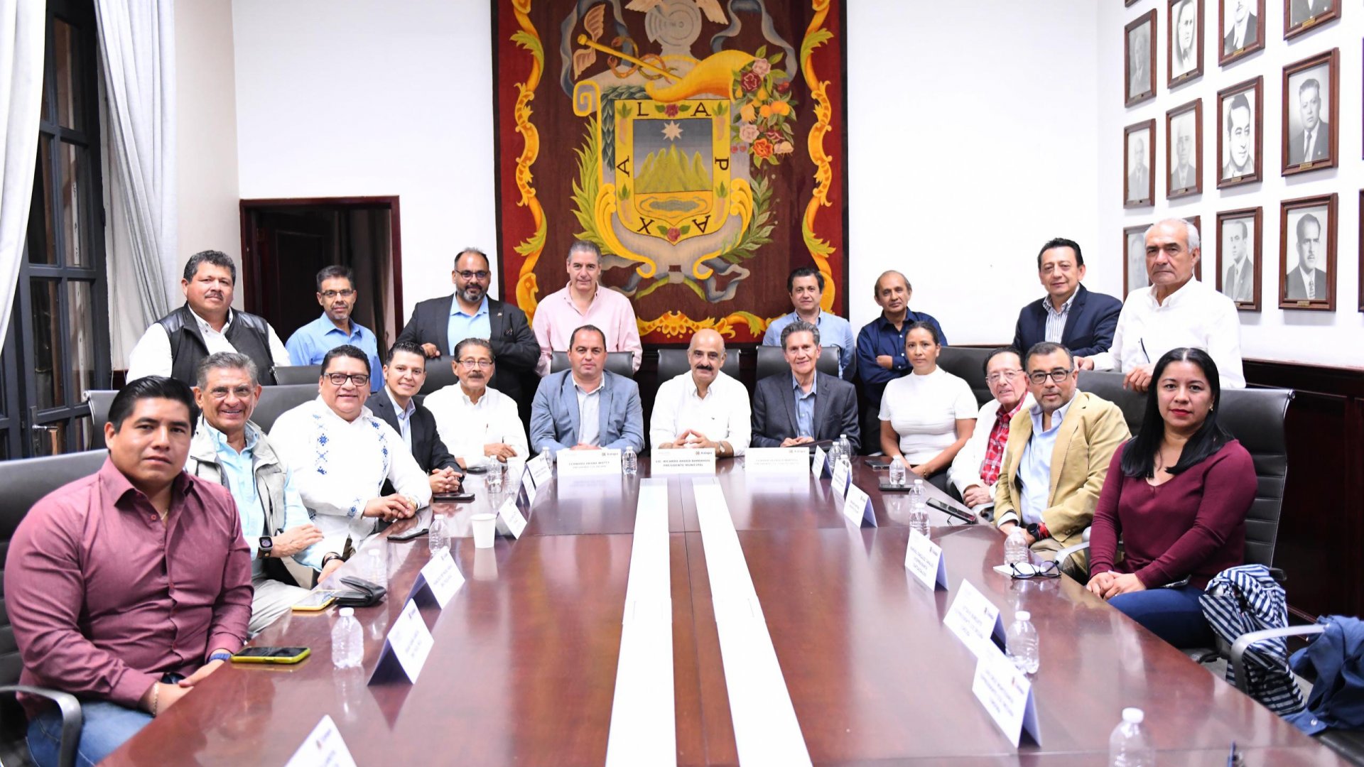 Se reúne Ricardo Ahued con empresariado del estado