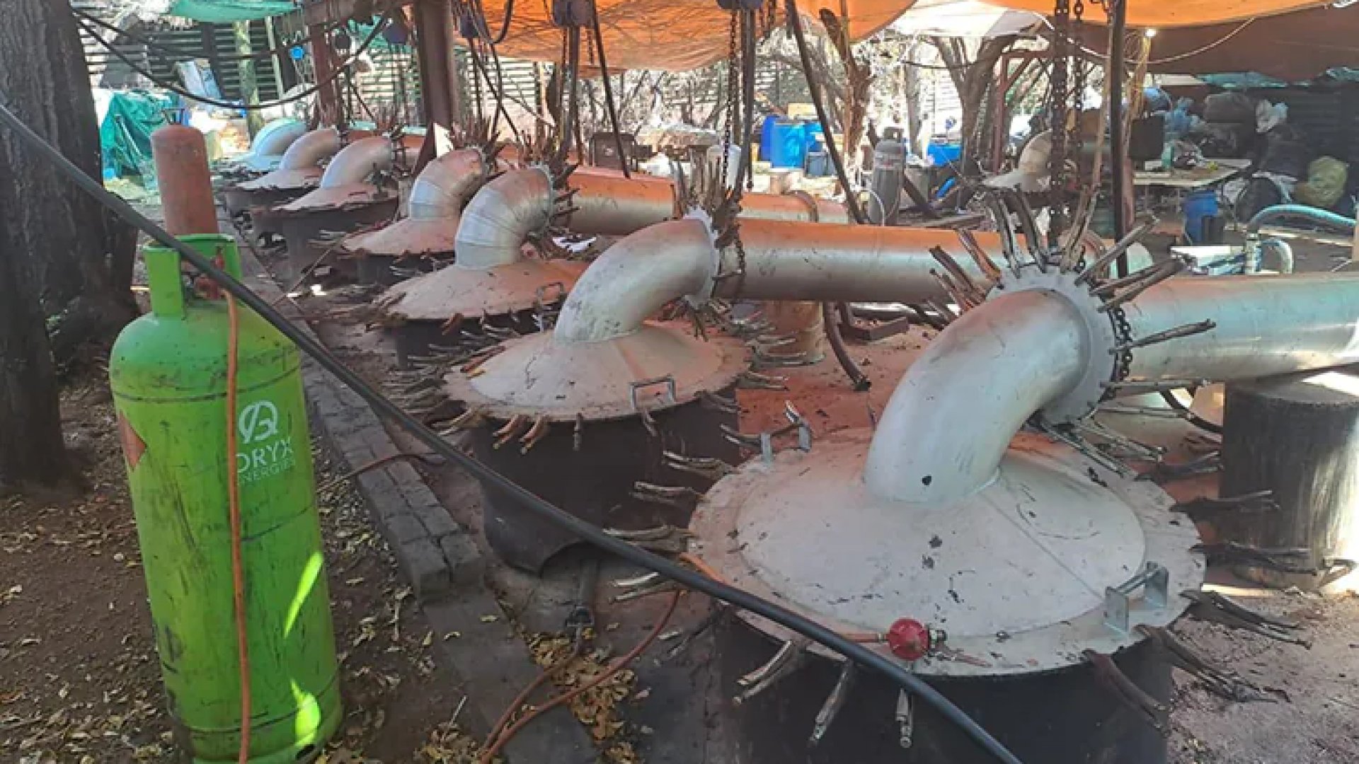Arrestan a mexicanos en Sudáfrica al desmantelar enorme laboratorio de metanfetamina