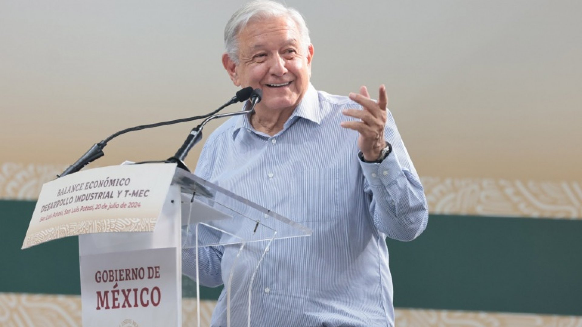 AMLO presume modelo de Economía Moral mexicano 