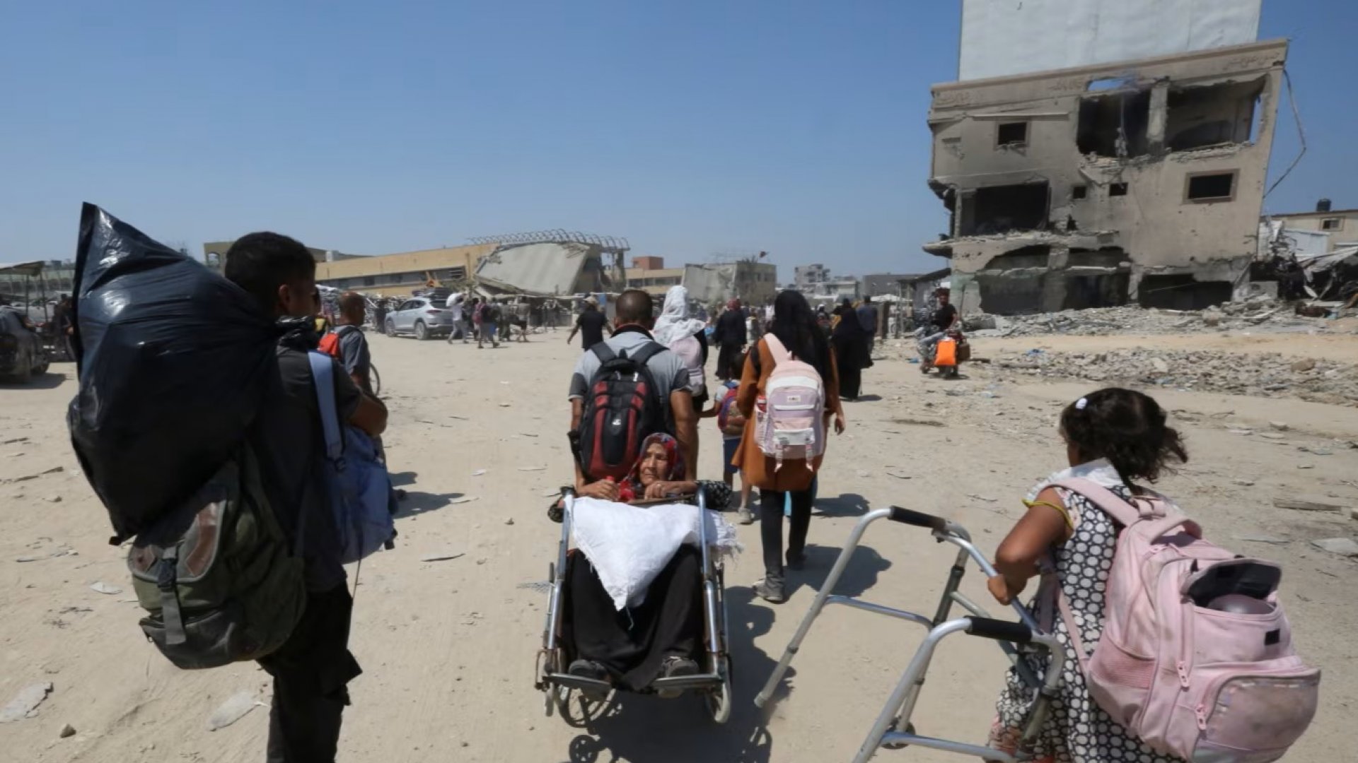 Israel ordena evacuar parte de la zona humanitaria de Gaza
