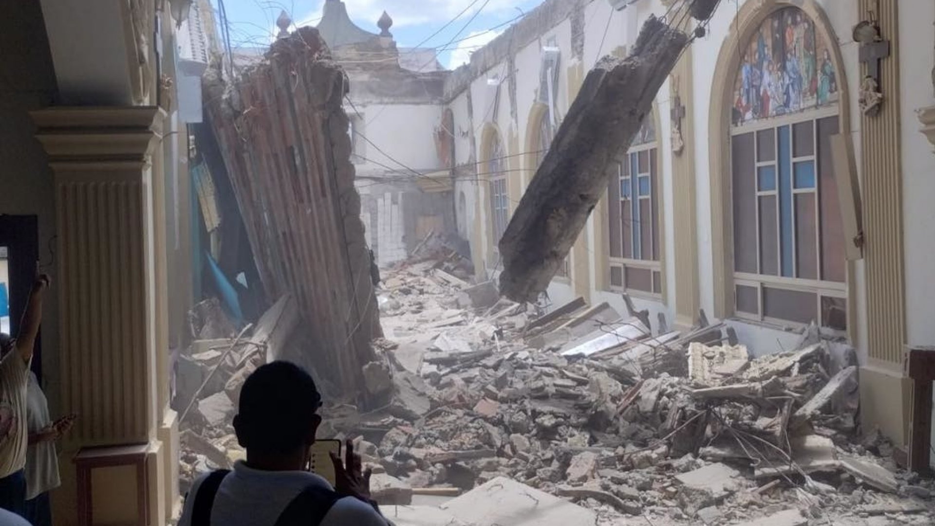 Se derrumba techo de parroquia en Cerralvo, Nuevo León