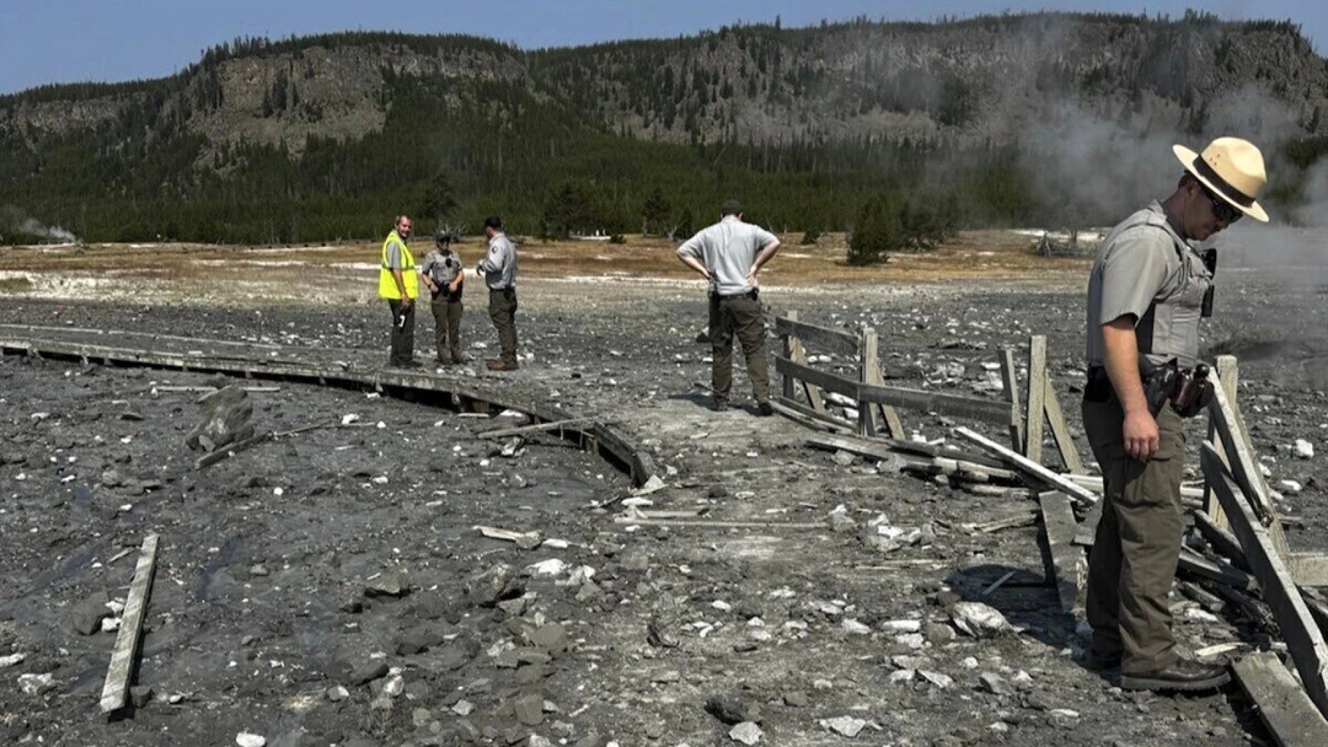 Sorprende a visitantes explosión hidrotermal en Yellowstone