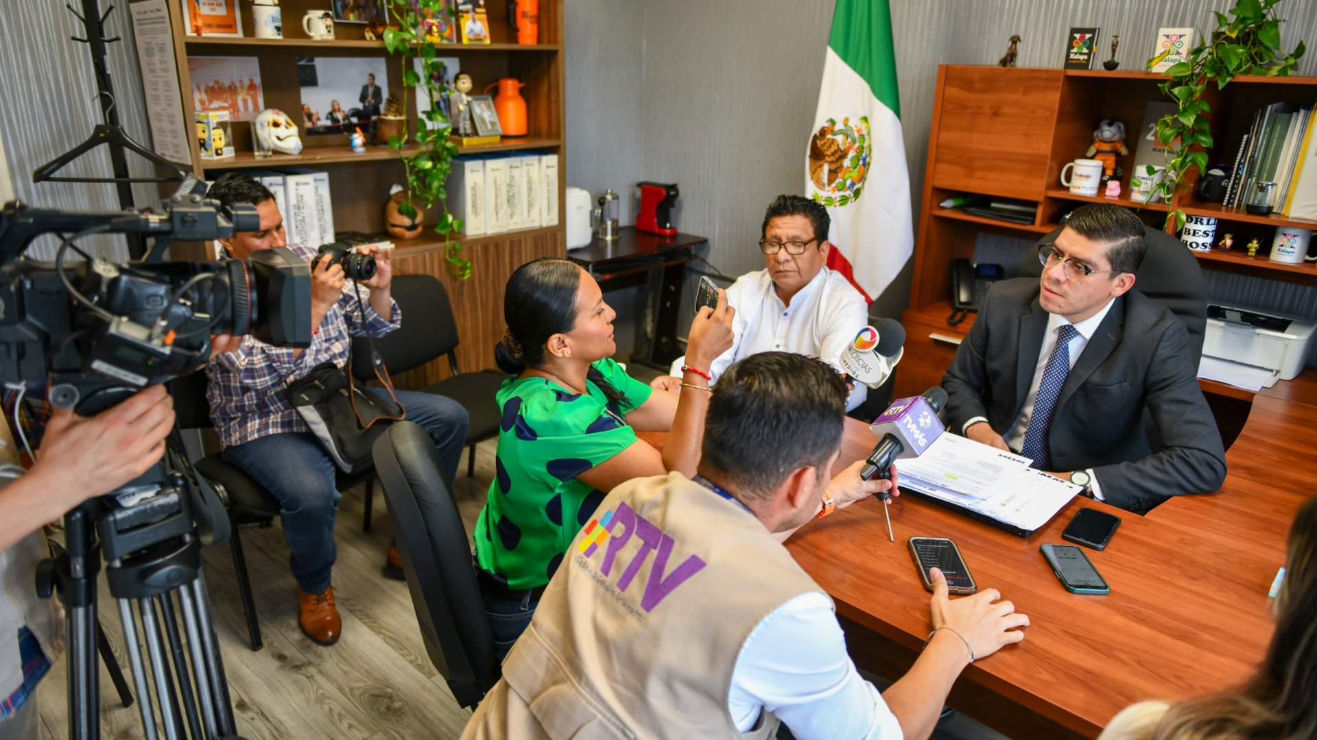 Convoca Ayuntamiento a tramitar Cartilla del Servicio Militar Nacional (WP 69886)