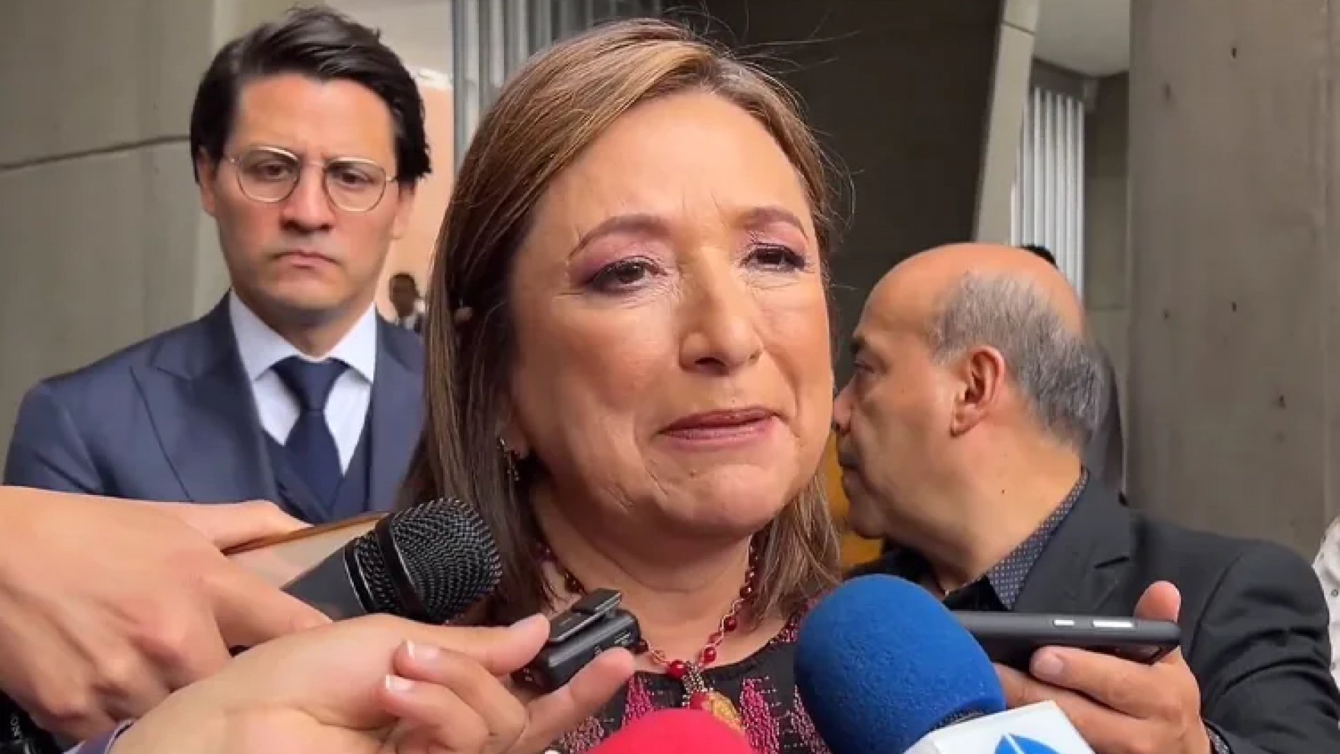 Multan a Xóchitl por llamar “narcocandidata” a Sheinbaum