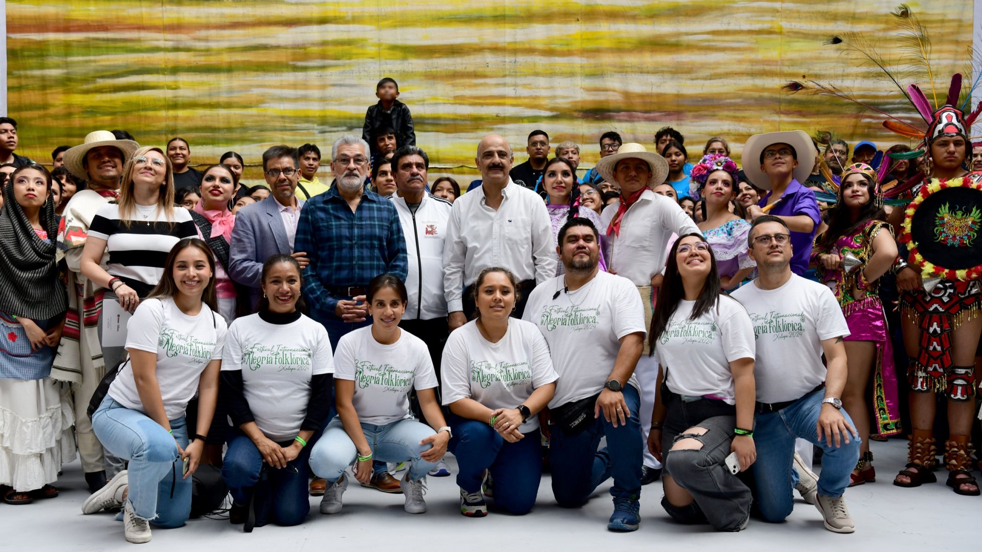 Recibe Ricardo Ahued a delegaciones del Festival Internacional Alegría Folklórica