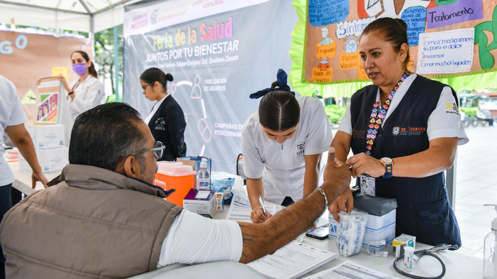 Colabora Ayuntamiento en Feria de la Salud