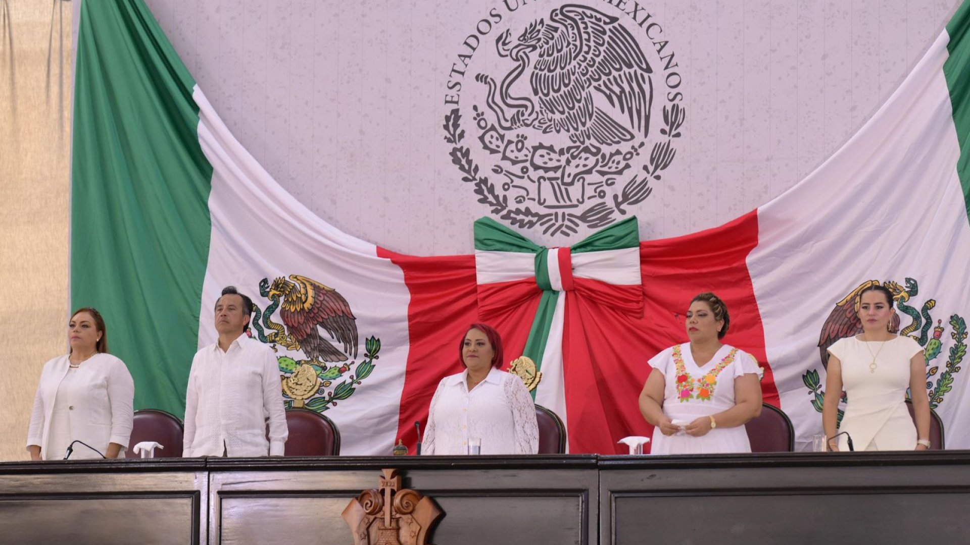 Asiste Rocío Nahle a la conmemoración del bicentenario del Congreso del Estado de Veracruz