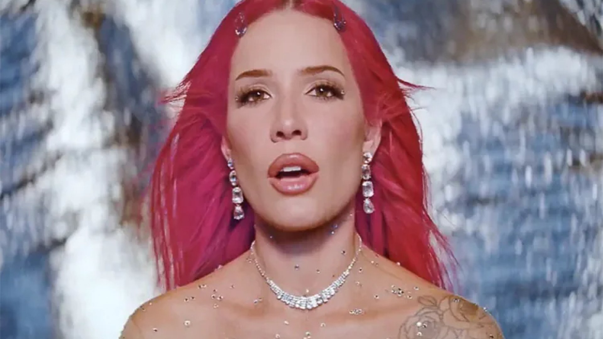 Britney Spears critica a Halsey por imitarla… luego se retracta