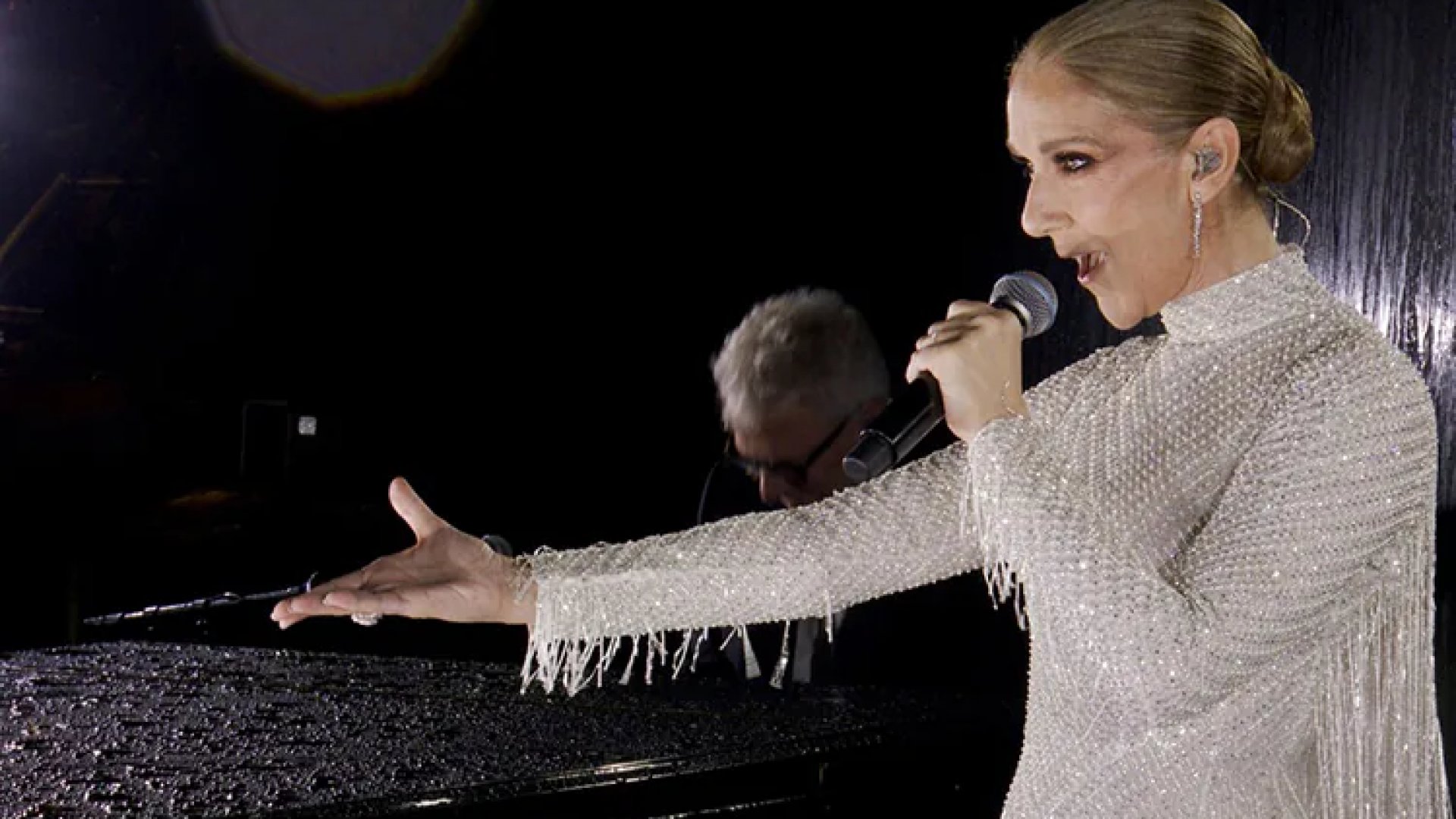 Da Céline Dion conmovedor mensaje tras inauguración de París 2024