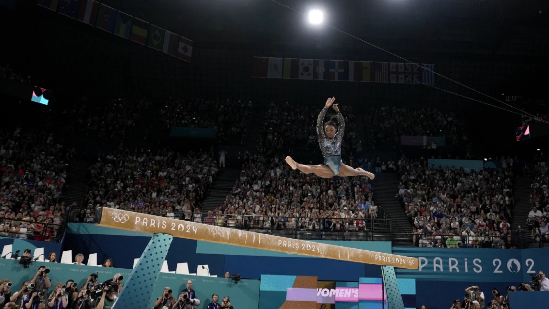 Simone Biles asombra en su regreso a los Juegos Olímpicos 
