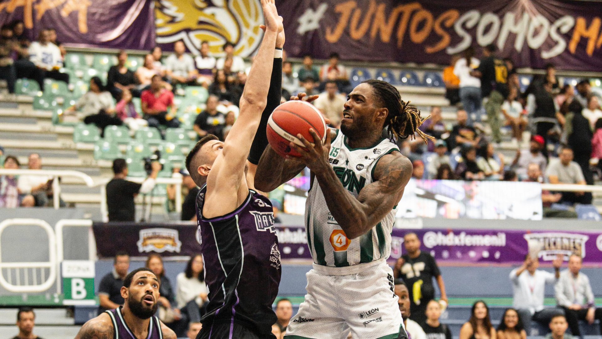 Halcones de Xalapa se impone con autoridad a las Abejas
