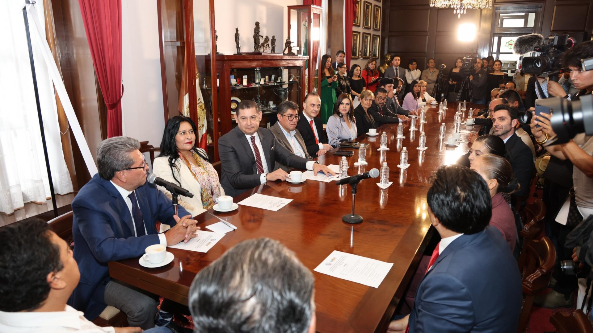 Compromiso y amor a la Patria, valores como presidente del Senado: Armenta