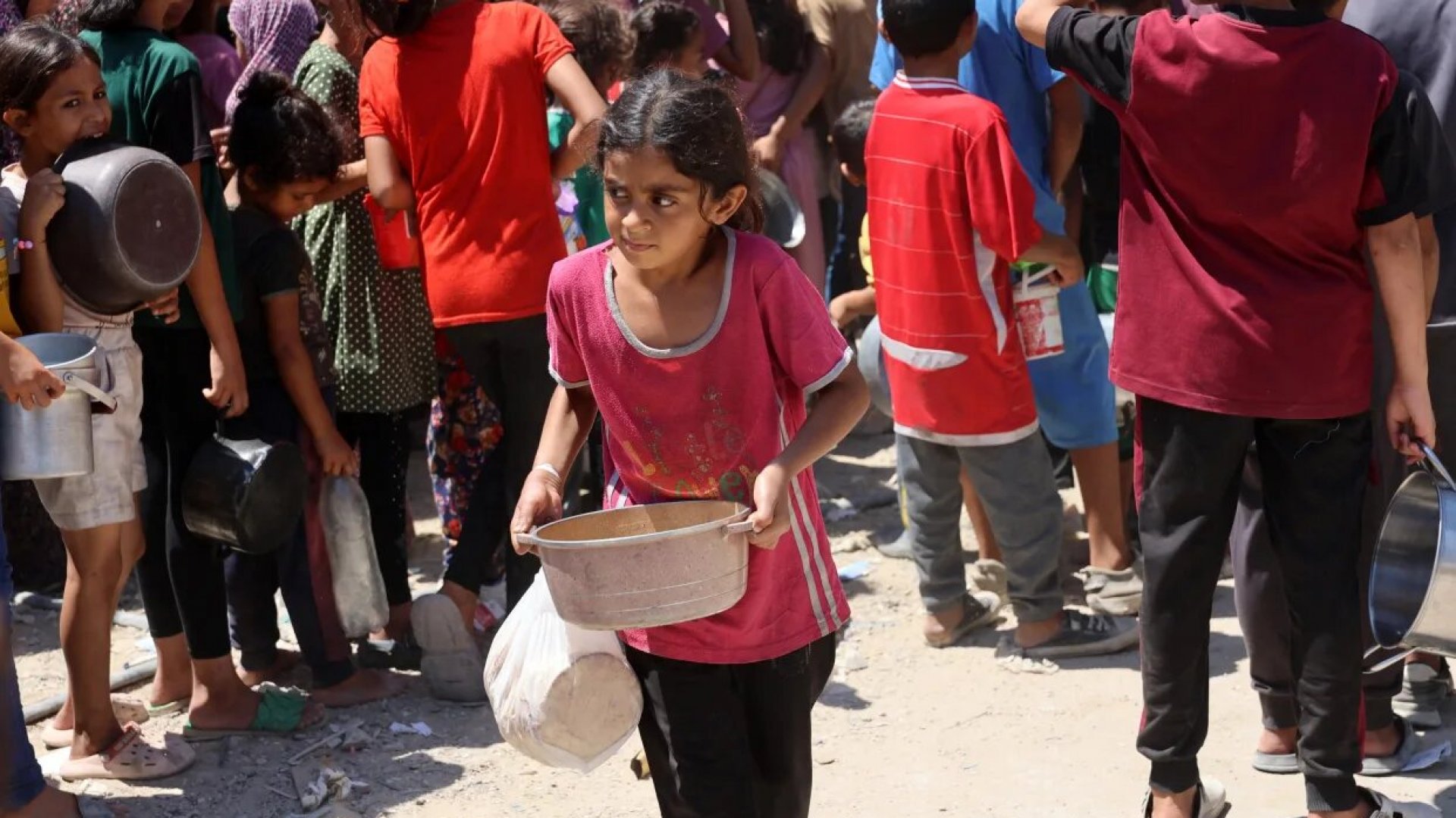 Una ingeniera inventa un sistema de desalinización para aliviar la escasez de agua en Gaza