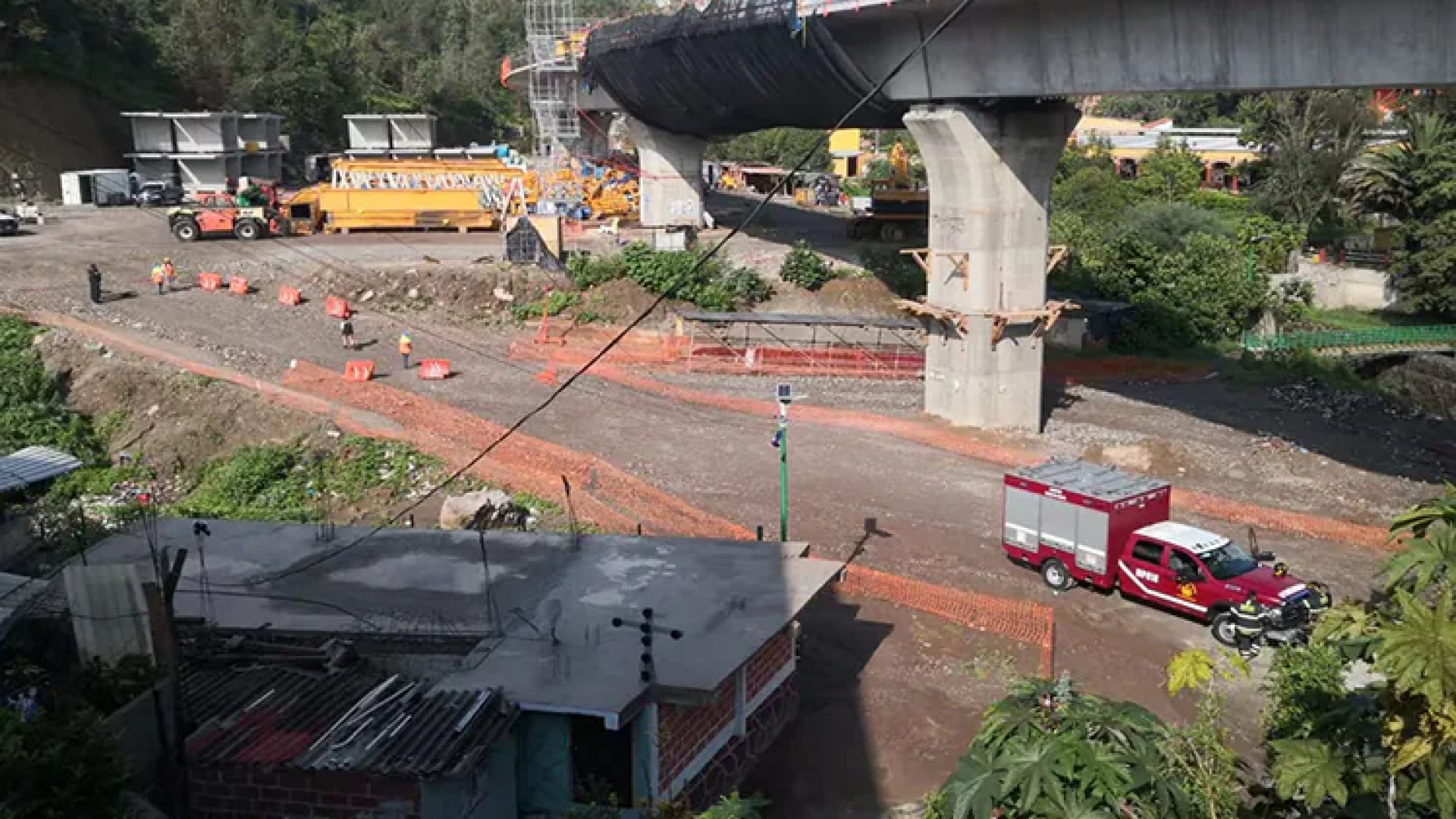 Hallan cadáver en obras del Tren Interurbano México-Toluca, en CDMX