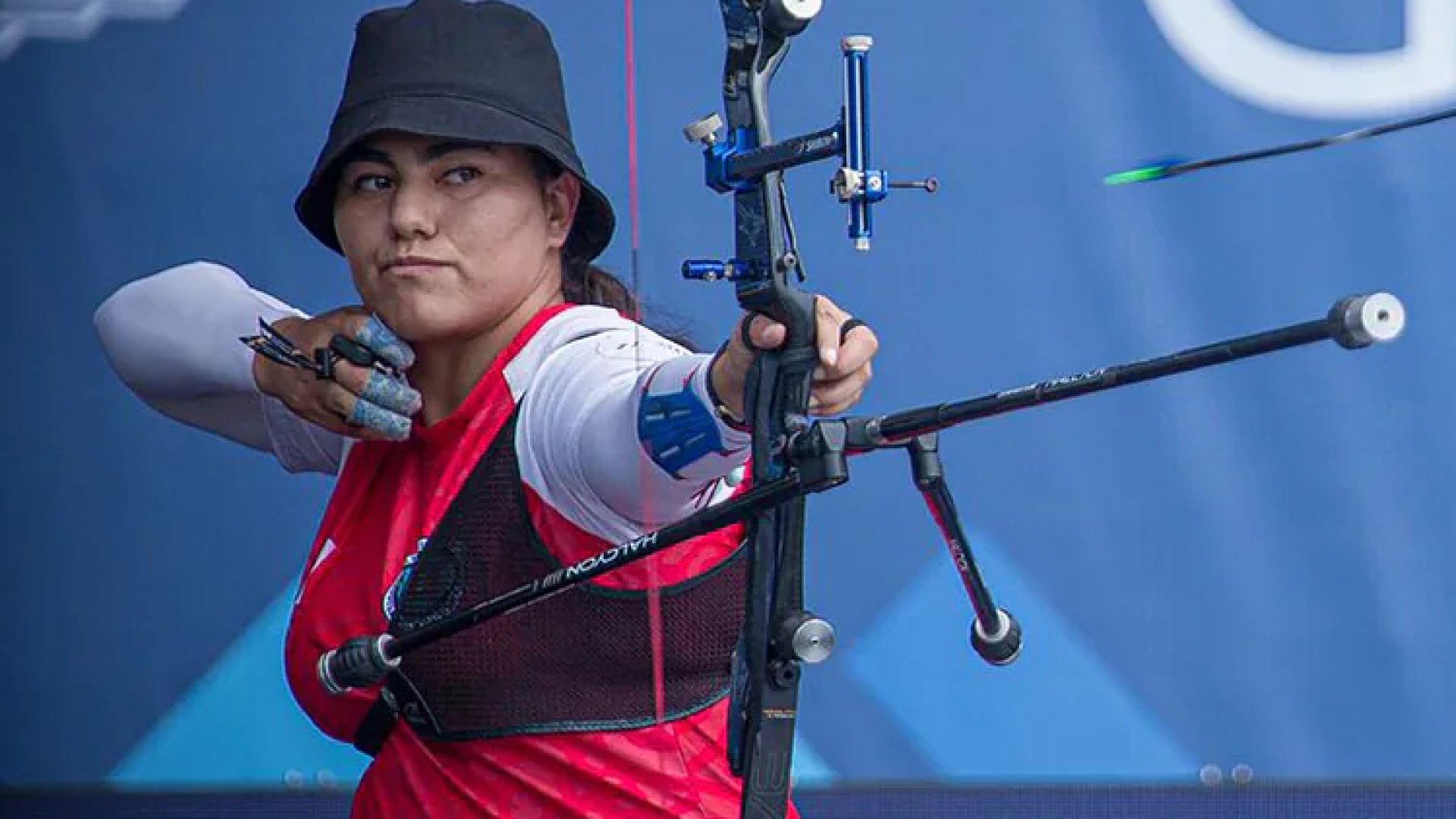 Le bajan a Alejandra Valencia su beca de Conade