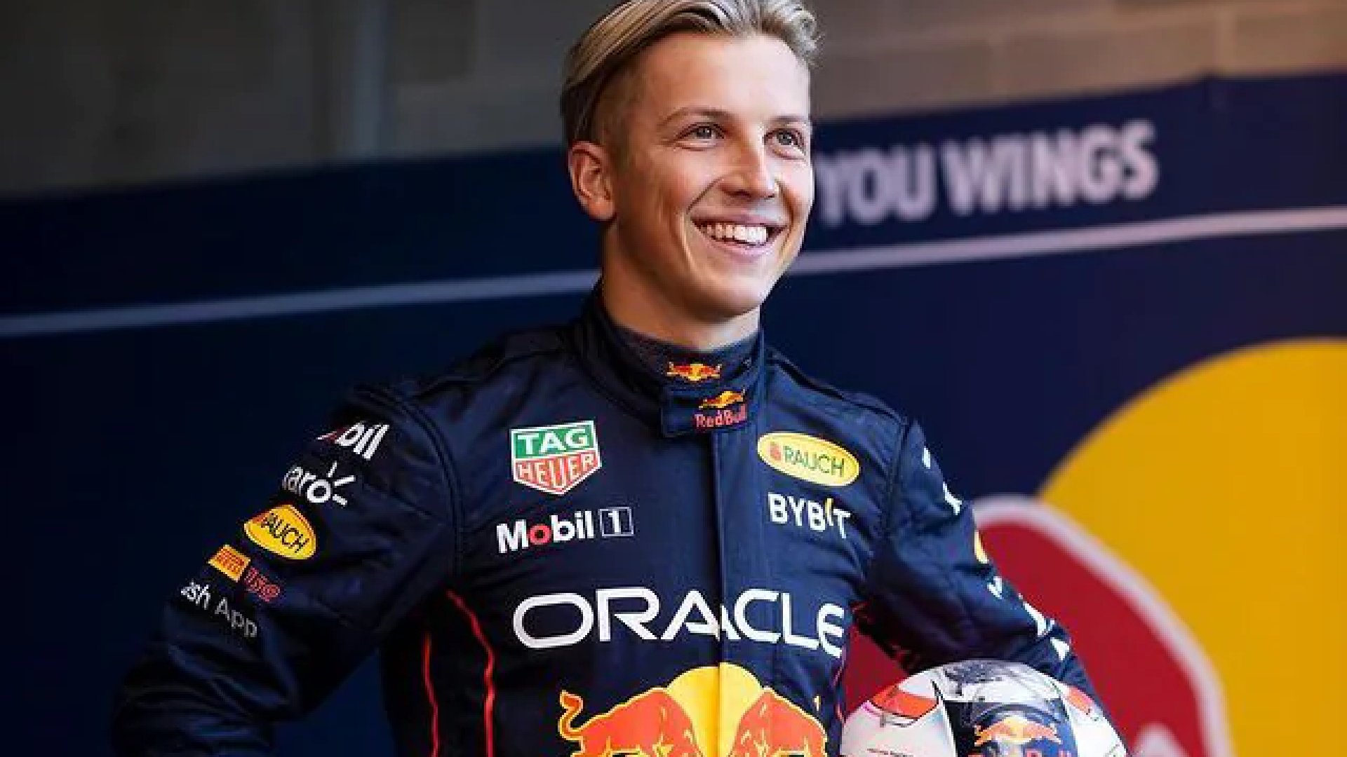 ¿Y Checo Pérez? Liam Lawson entrará a Red Bull en 2025, asegura Helmut Marko