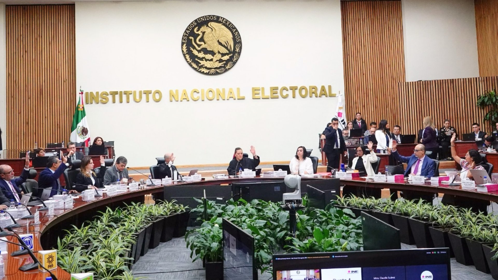 INE aprueba asignación de senadurías plurinominales