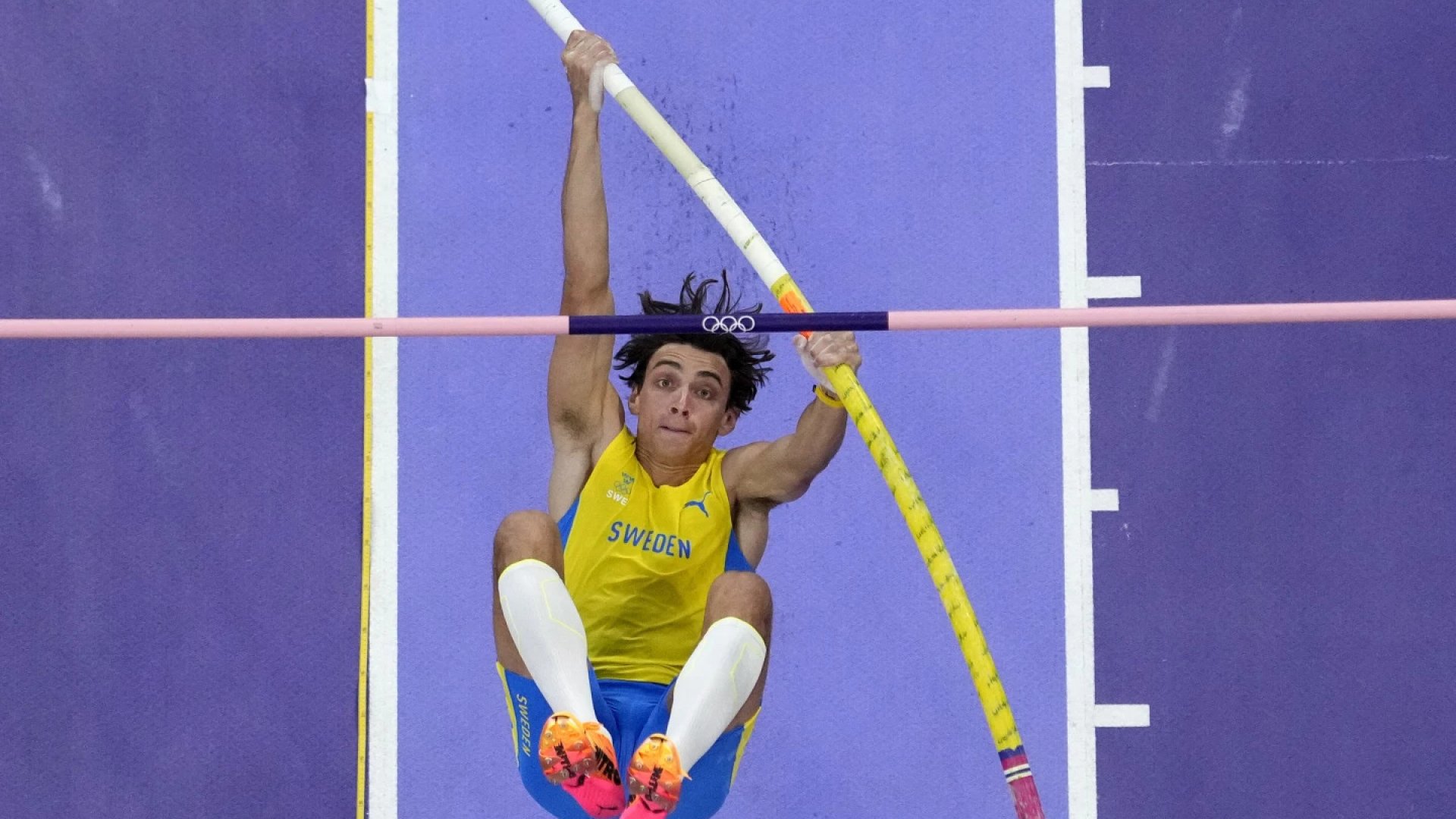Armand Duplantis rompe su récord del mundo en pértiga