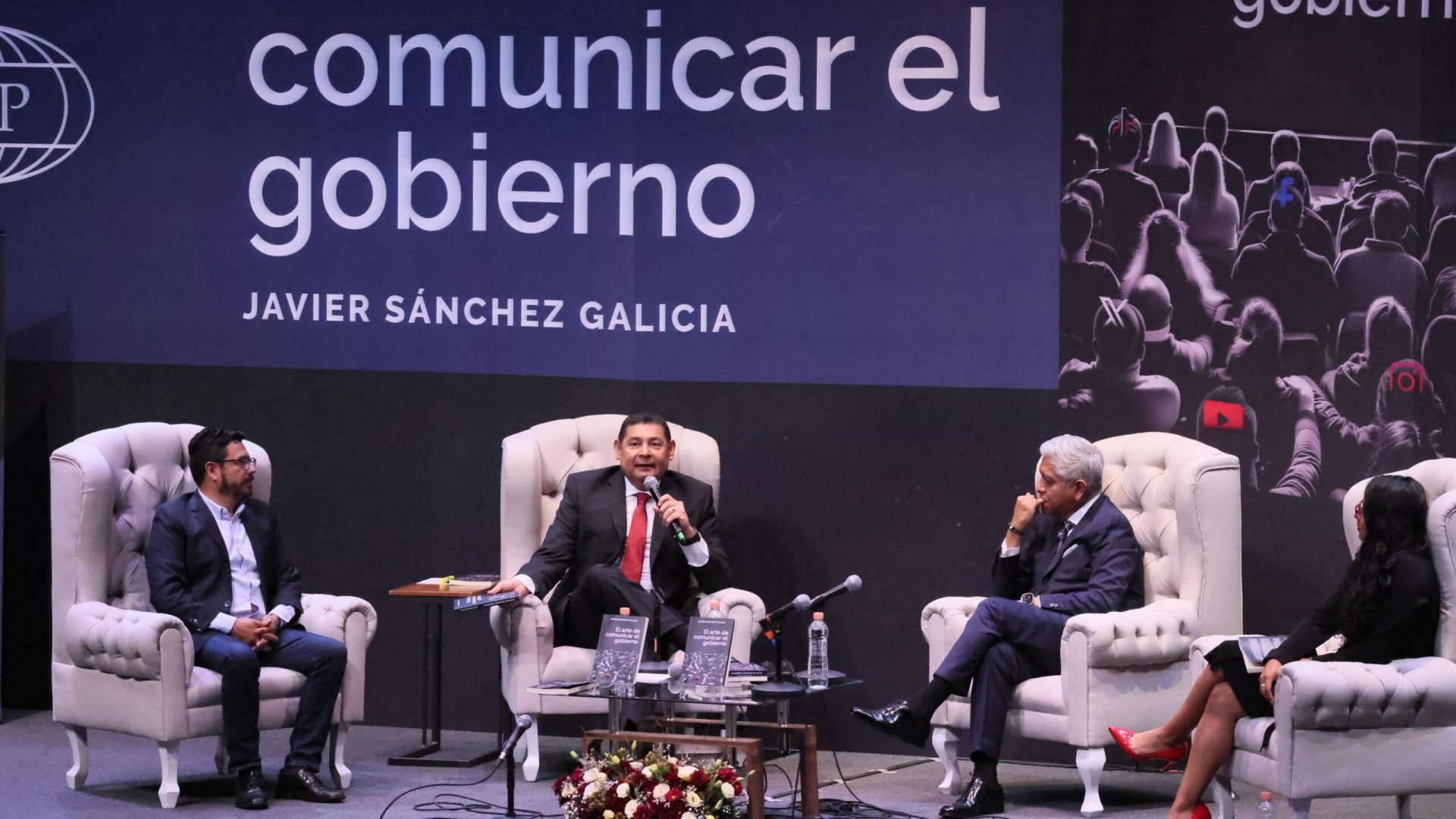 Alejandro Armenta destaca la comunicación como clave en la gobernanza durante presentación de libro