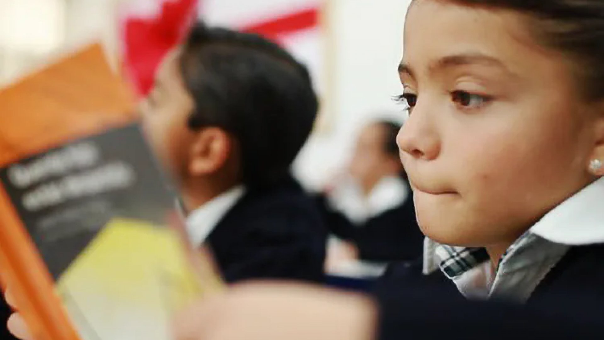 Becas aminoran deserción en educación básica: Coneval