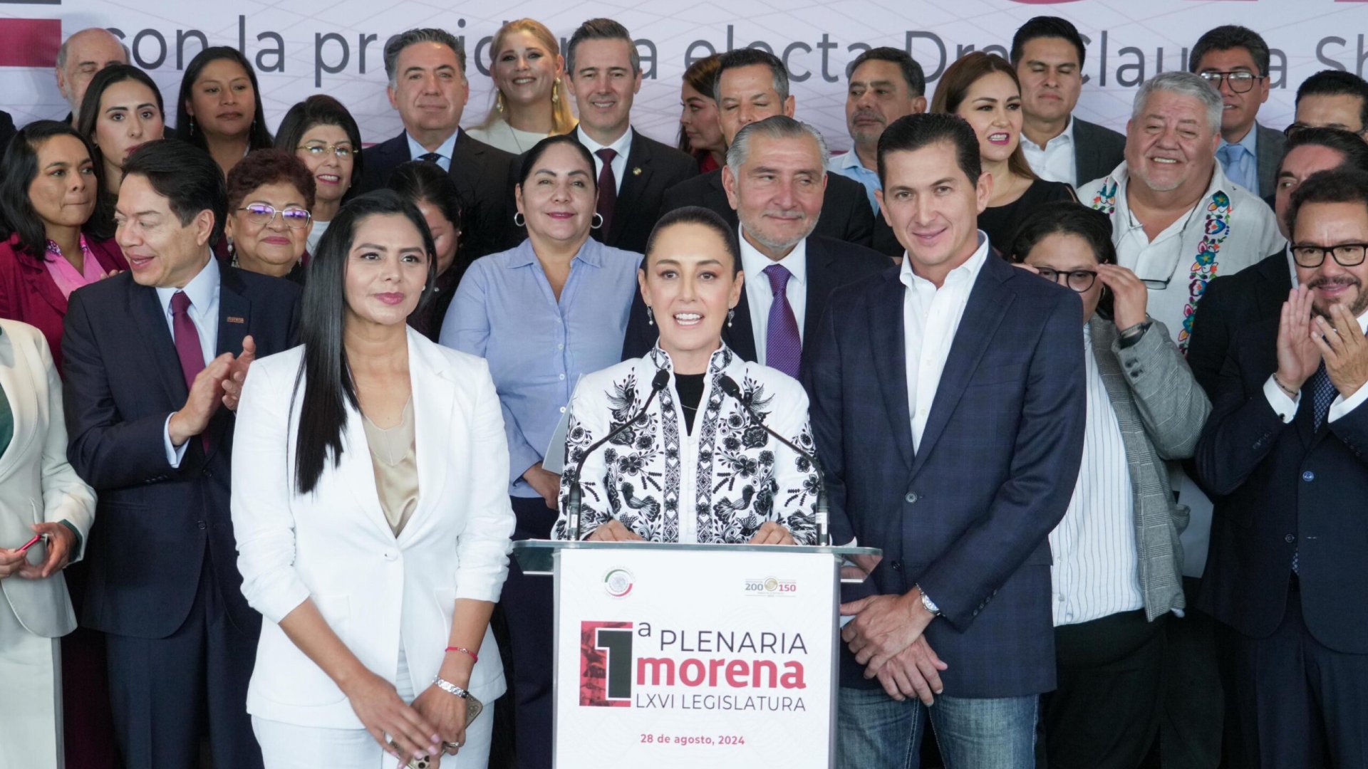 Claudia Sheinbaum celebra bancada histórica de Morena con 66 senadores y senadoras