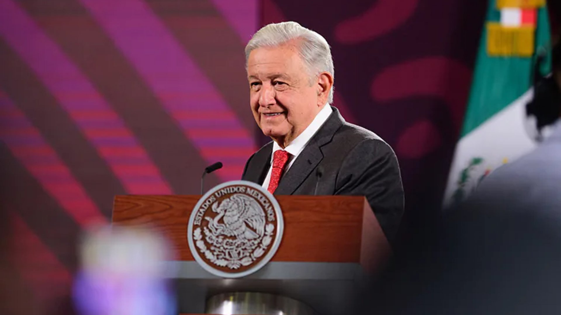 Llama AMLO a opositores a que “se serenen” por supermayoría