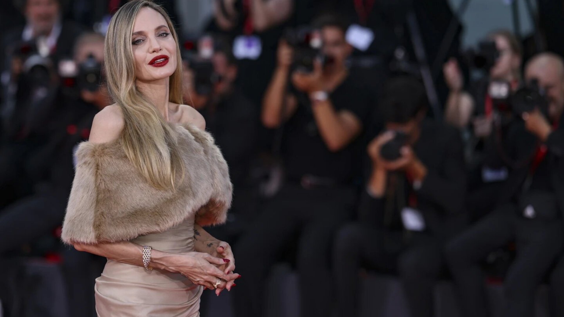 Angelina Jolie regala en Venecia un último aplauso a María Callas