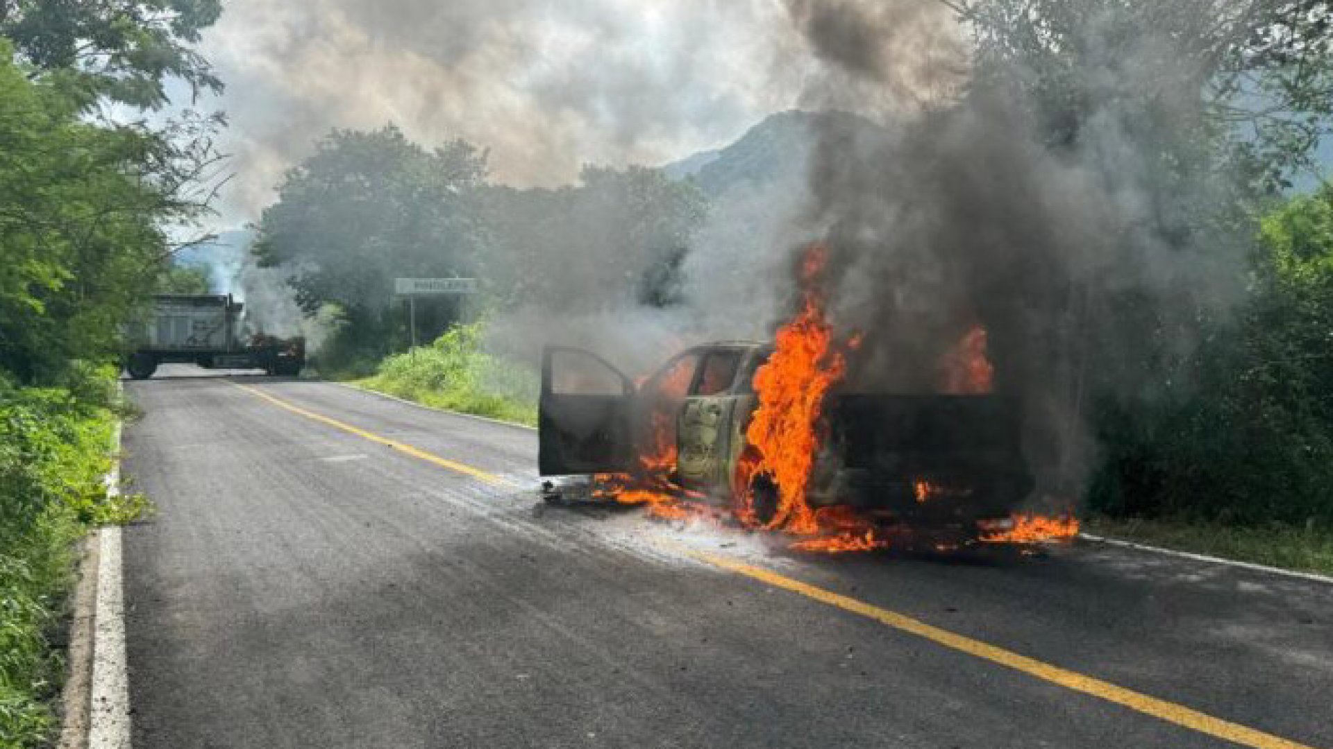 Atentan contra comisario de seguridad y sus tres escoltas en Apatzingán, Michoacán