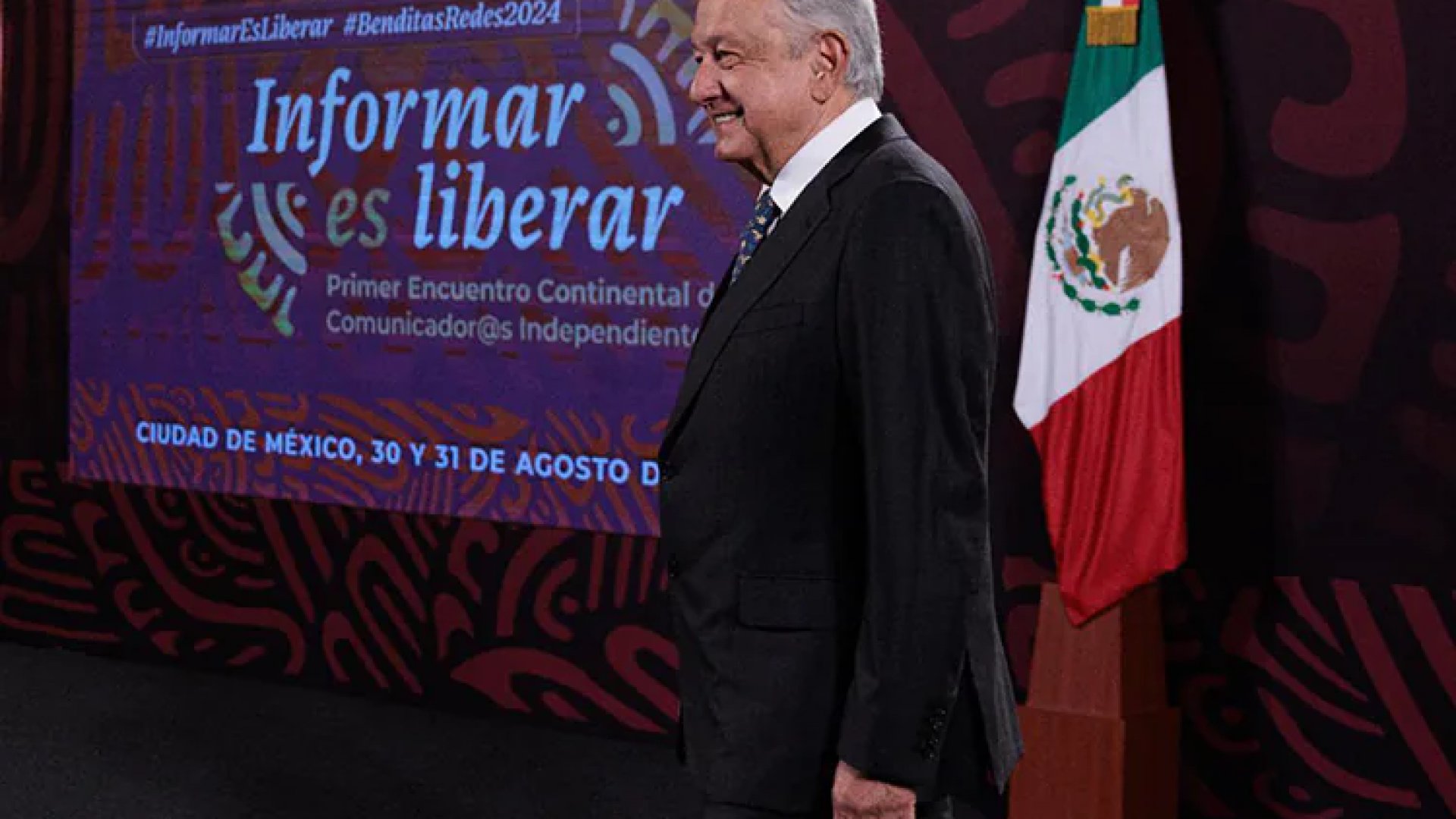 Encabeza AMLO Primer Encuentro Continental de Comunicadores Independientes