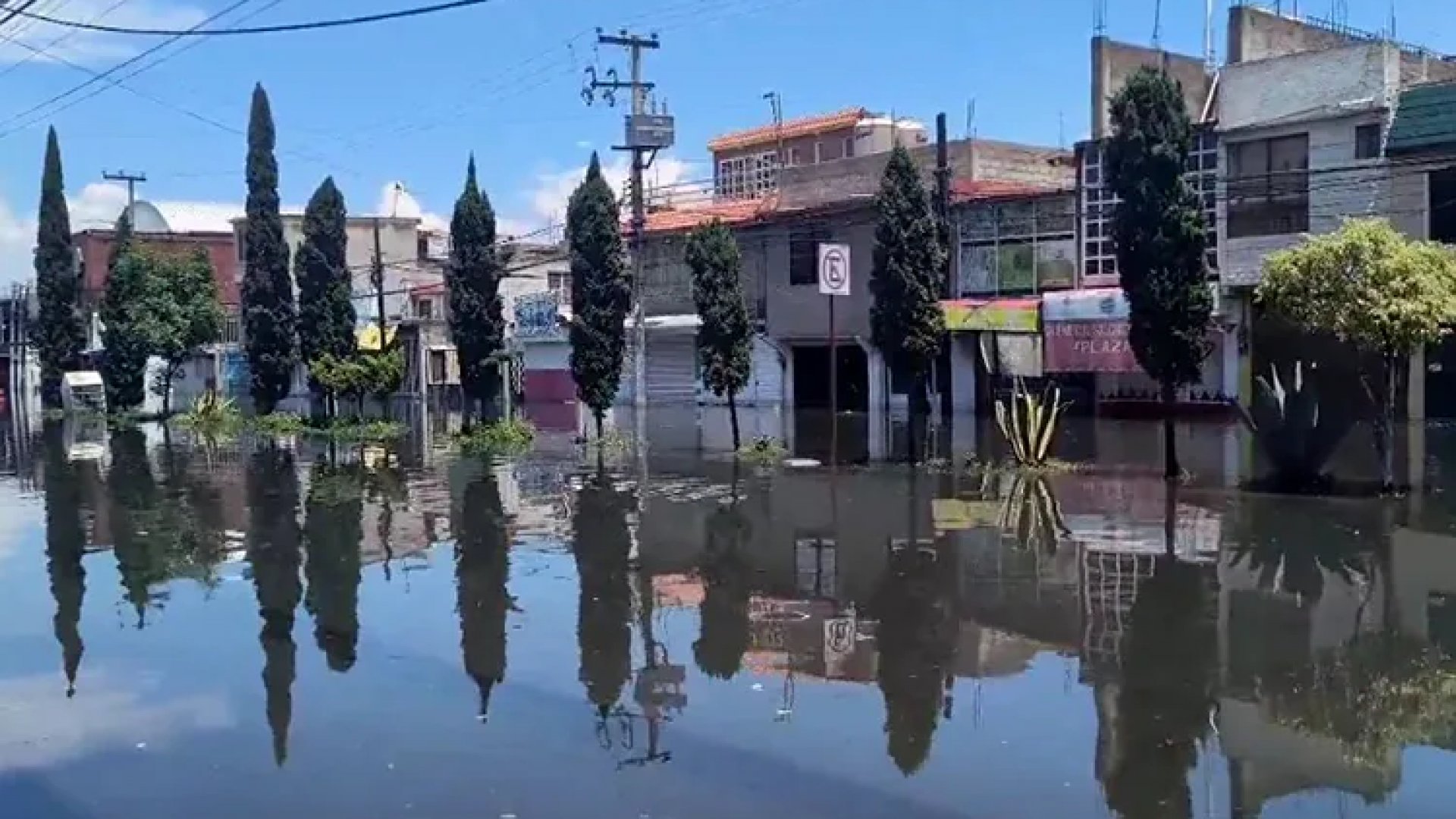 Cumple Chalco un mes bajo el agua; se complica desazolve