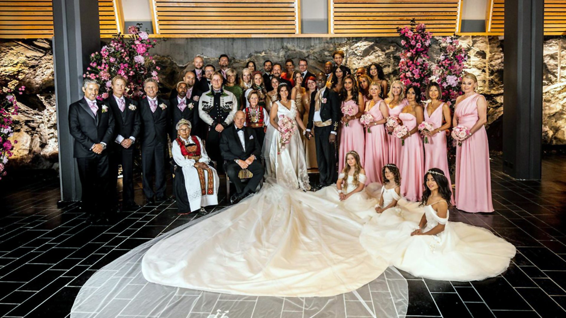 ¡Escándalo! por boda Marta Luisa de Noruega y el chamán Durek Verrett