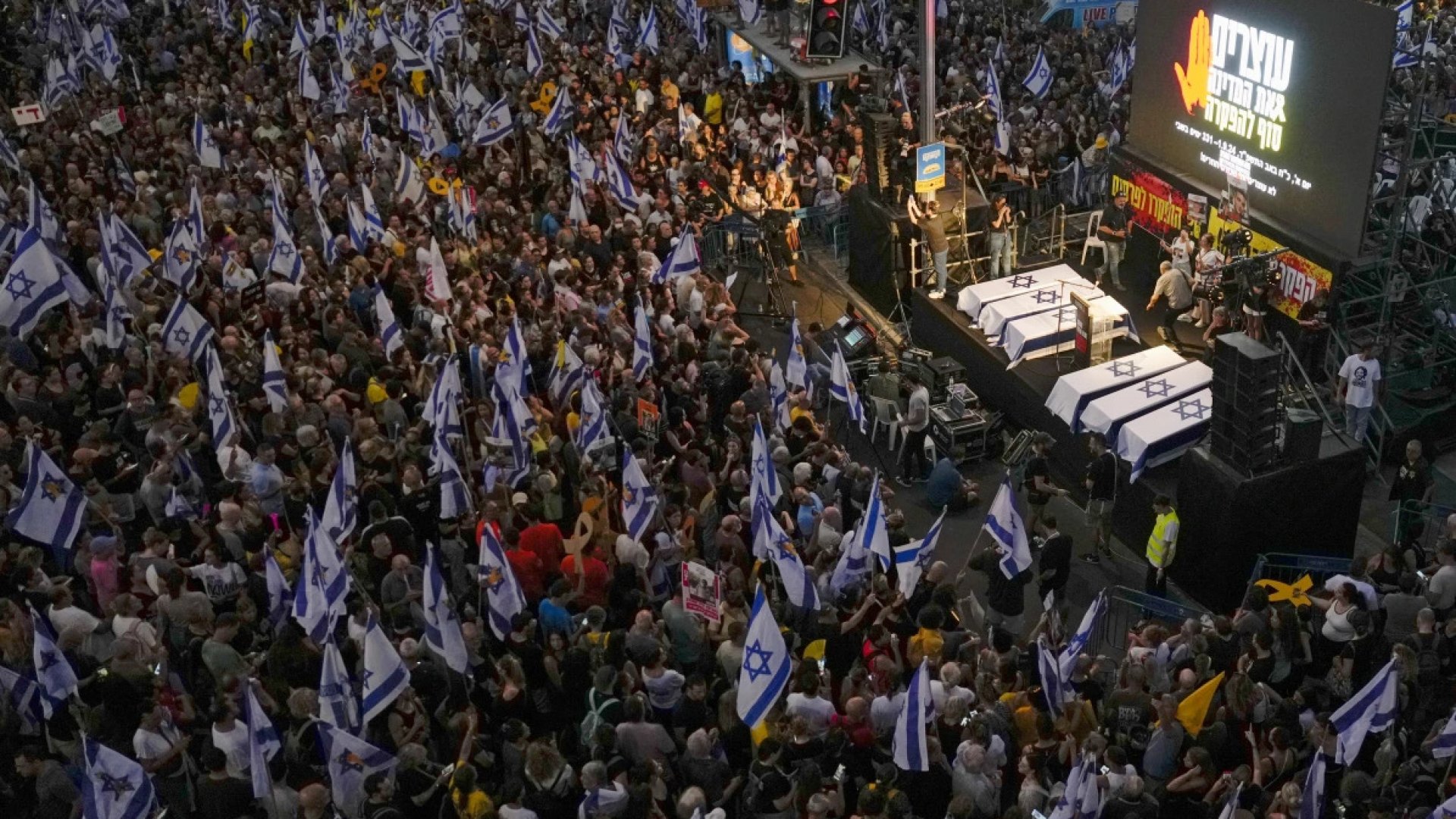 Manifestantes toman Tel Aviv pidiendo una tregua en Gaza