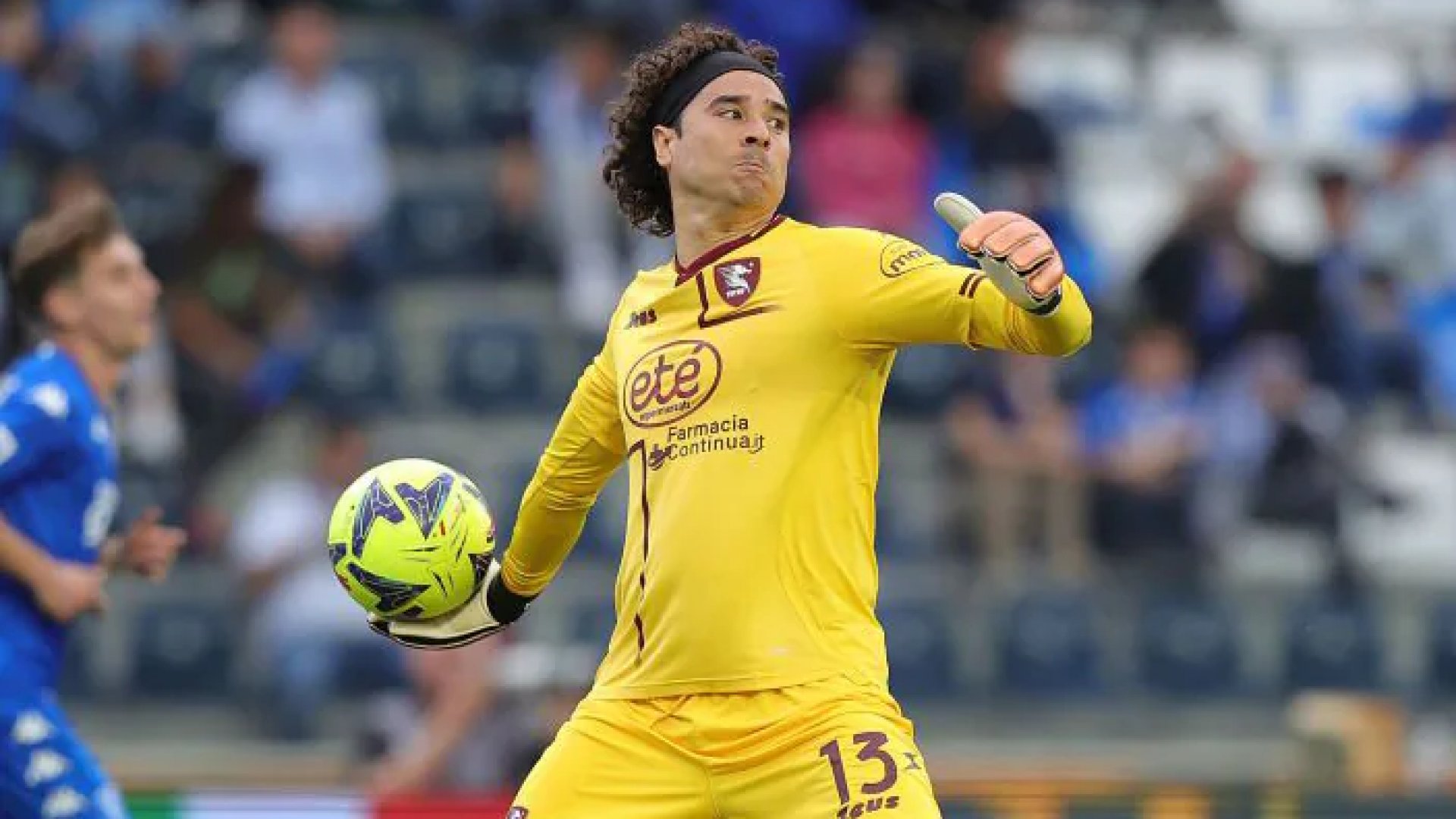 El portero Memo Ochoa ingresaría al AVS de Portugal