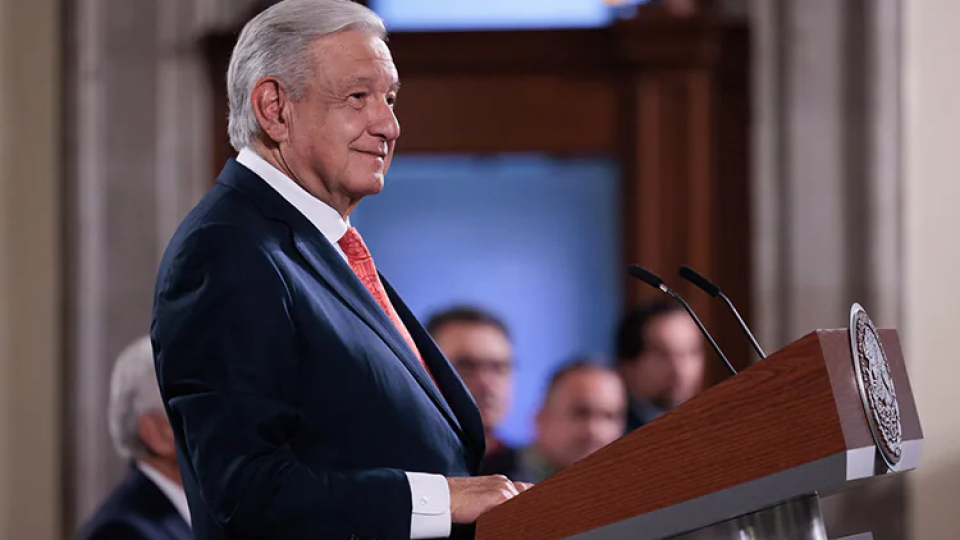 Se ha sancionado a 15 mil 461 funcionarios del Gobierno federal, informa AMLO