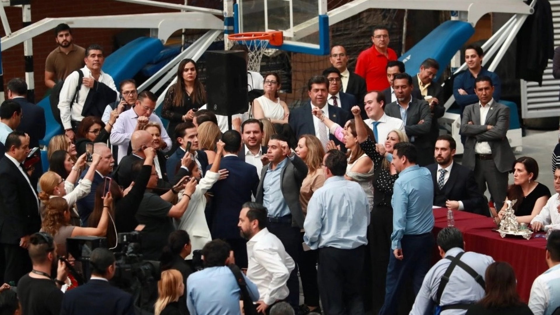 Reforma judicial: Diputados discuten en el deportivo Magdalena Mixhuca 