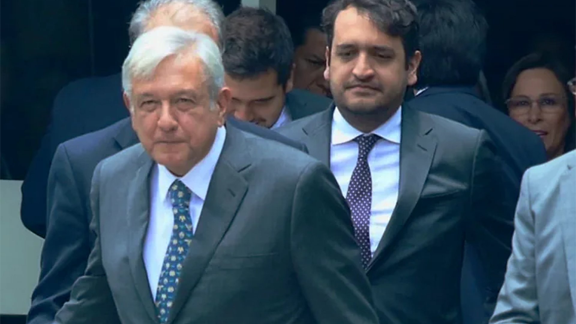 Andrés López Beltrán, hijo de AMLO, si buscará cargo en Morena, confirma Presidente