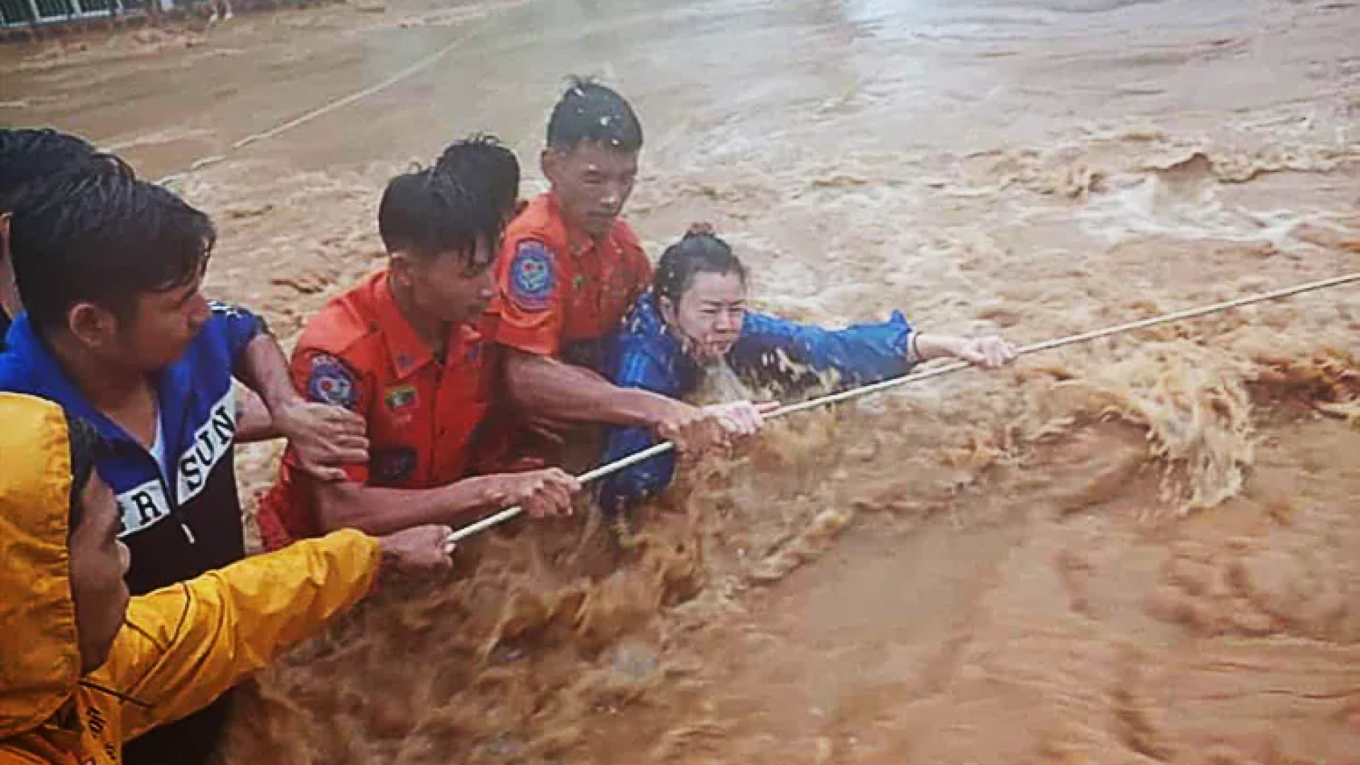 Tifón Yagi suma 127 muertos; miles en Vietnam abandonan sus hogares | Videos