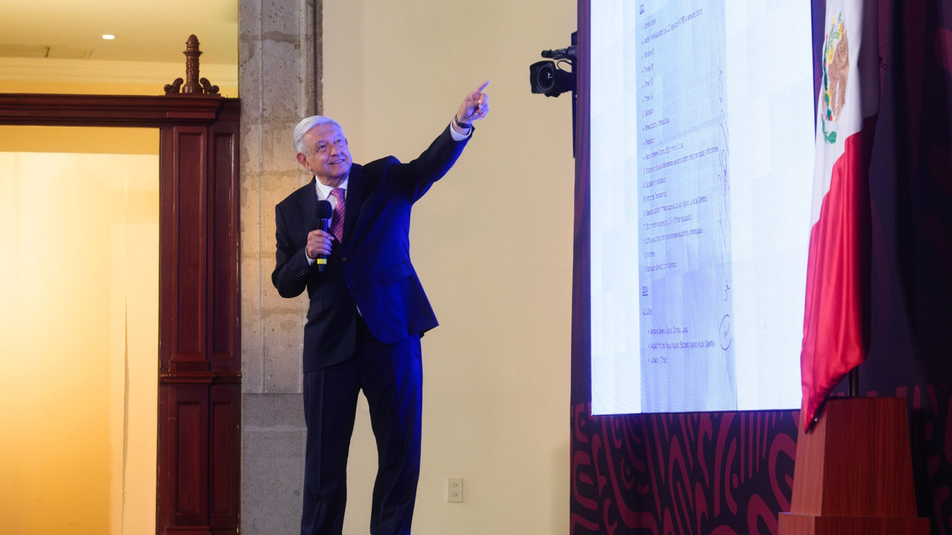 AMLO celebra aprobación de la reforma al Poder Judicial en el Senado de la República