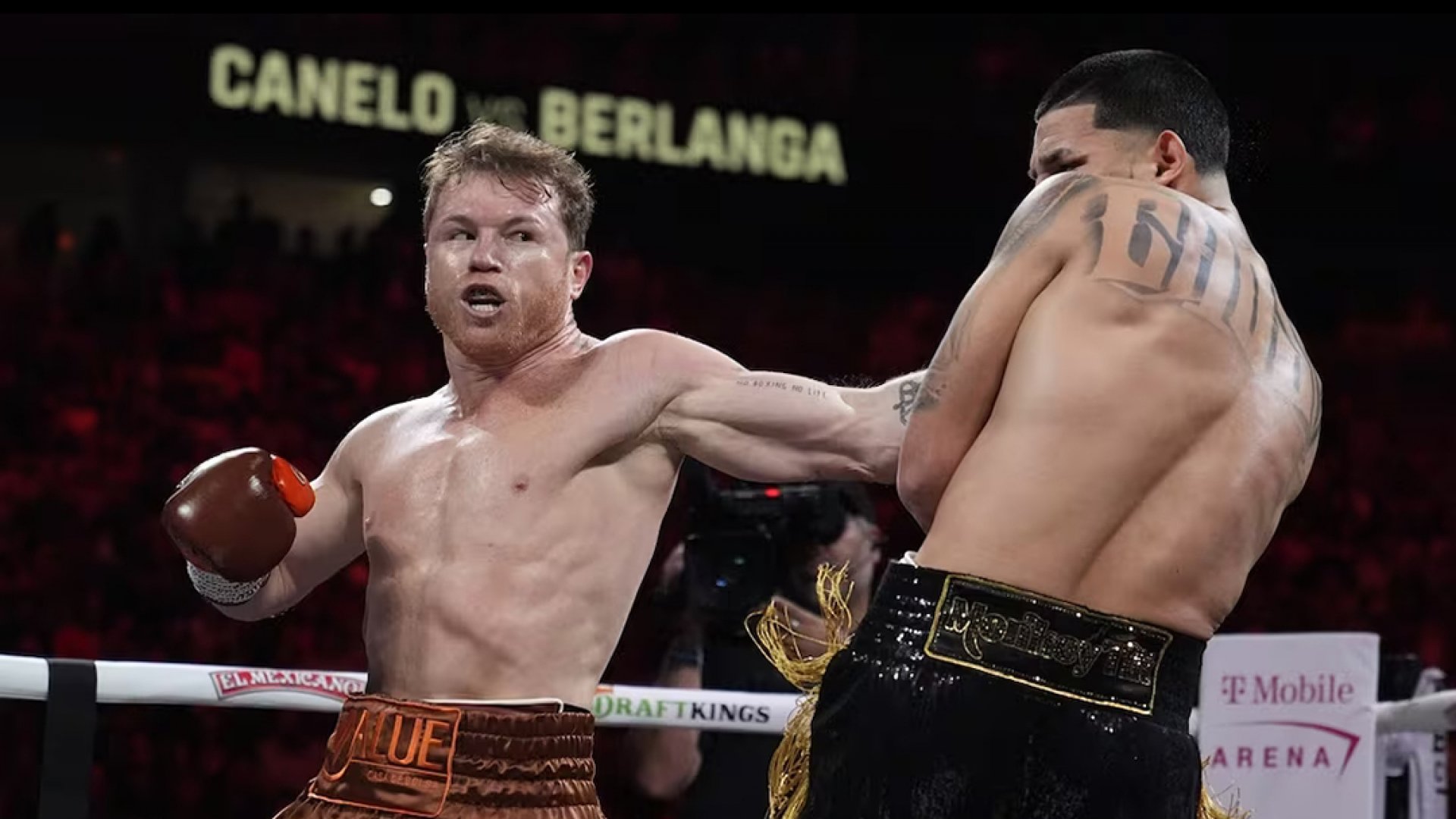Canelo Álvarez vence a Edgar Berlanga en una pelea sin nocaut