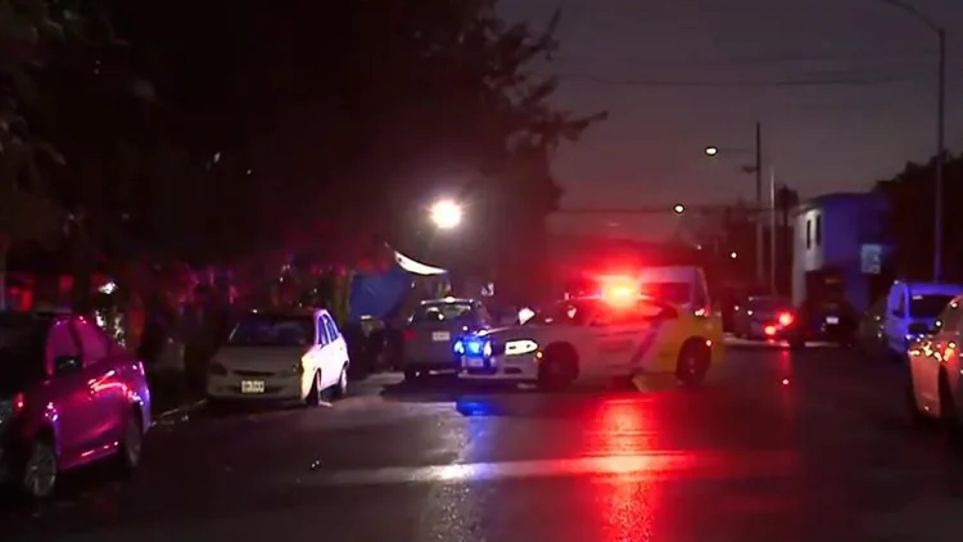 Hombres armados irrumpen en fiesta mexicana en Monterrey; hay tres muertos