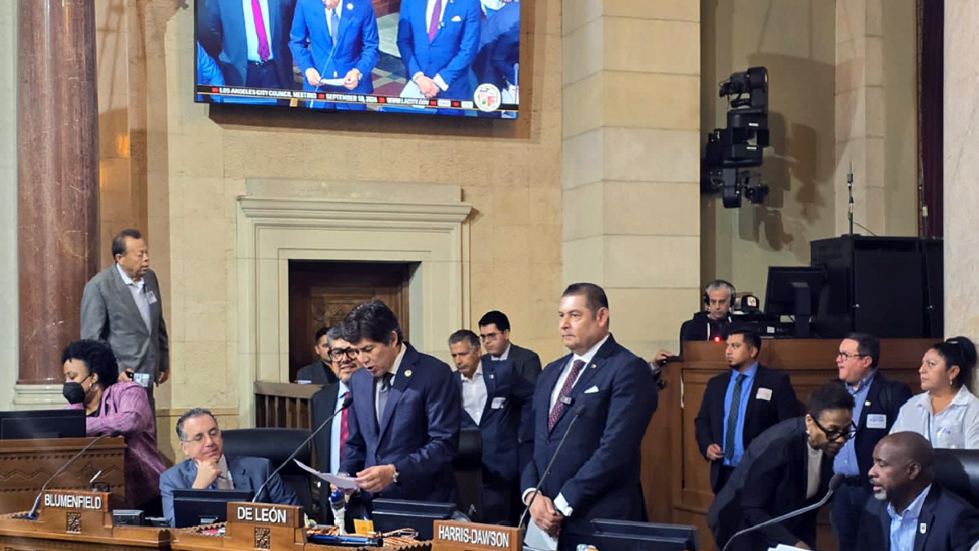 En reunión histórica, reciben concejales de la Ciudad de Los Ángeles a Alejandro Armenta