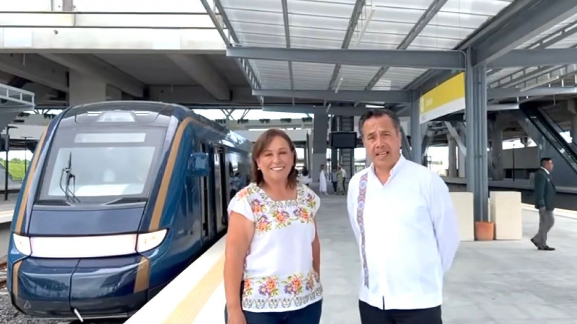 Cuitláhuac y Nahle presumen inauguración de Tren Maya