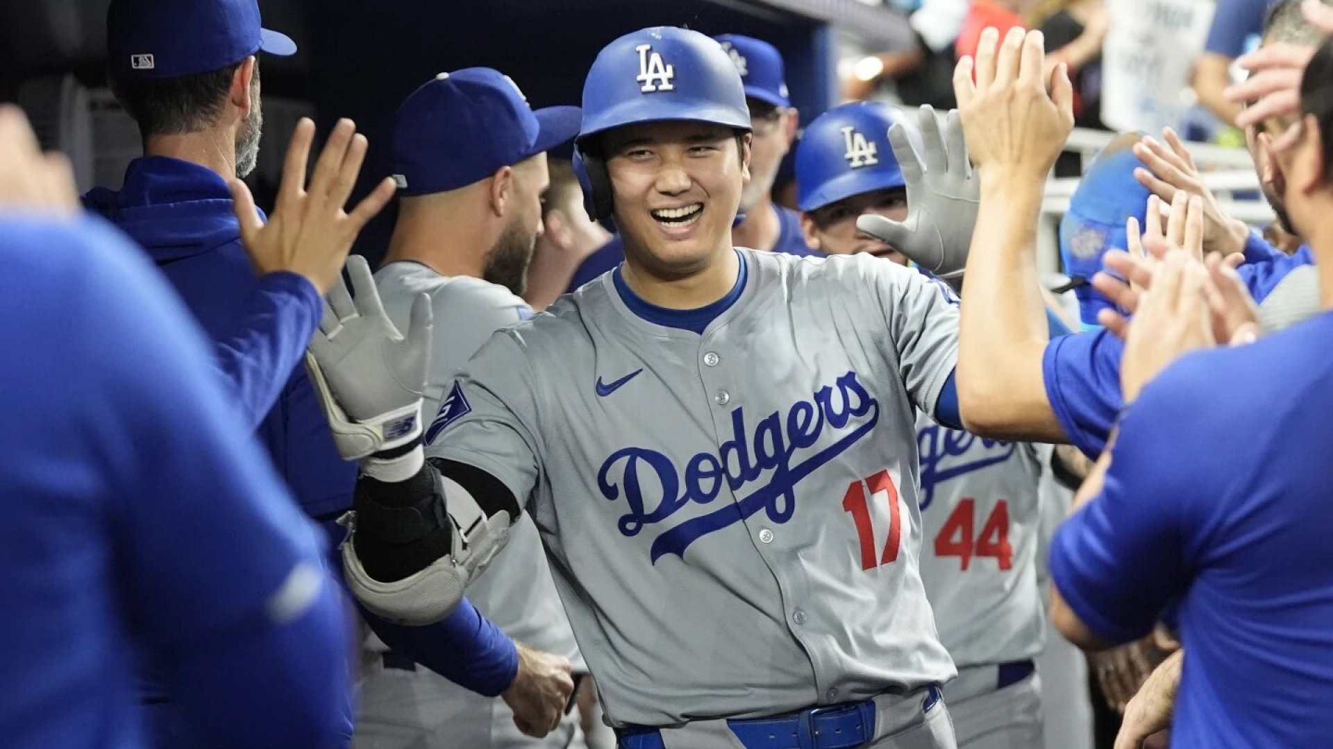 Shohei Ohtani llega a 50 jonrones y 50 bases robadas
