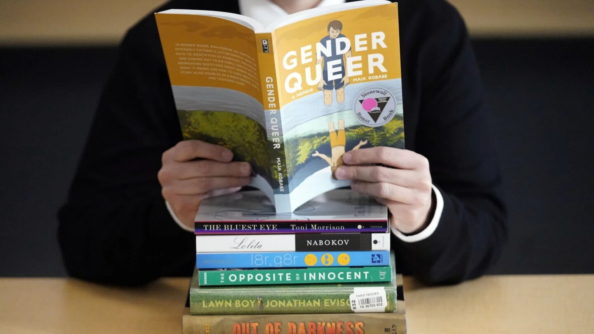 Qué libros prohíben en Estados Unidos y por qué