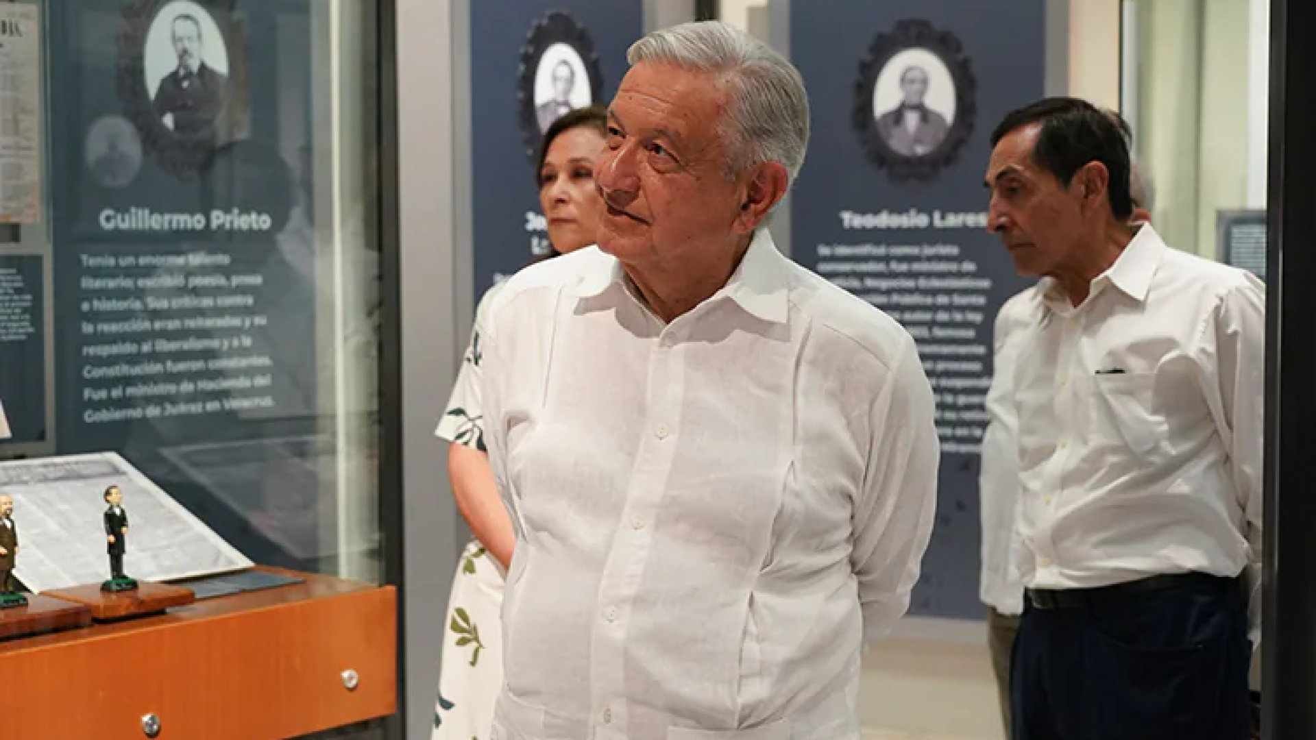 AMLO responde ante ataque con botella de agua en Veracruz