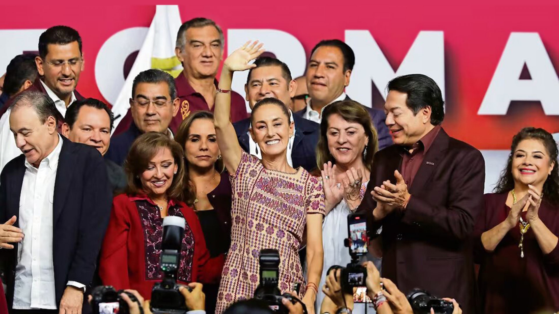 Inicia Sheinbaum en luna de miel con ciudadanos