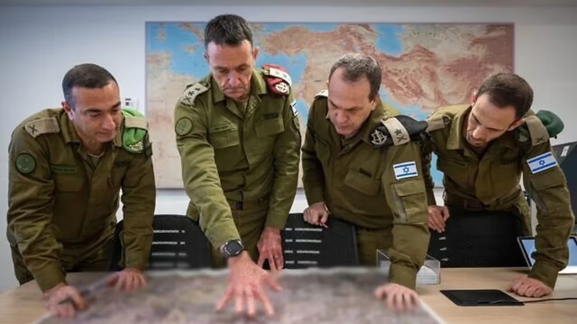 Israel se prepara para ofensiva terrestre en Líbano