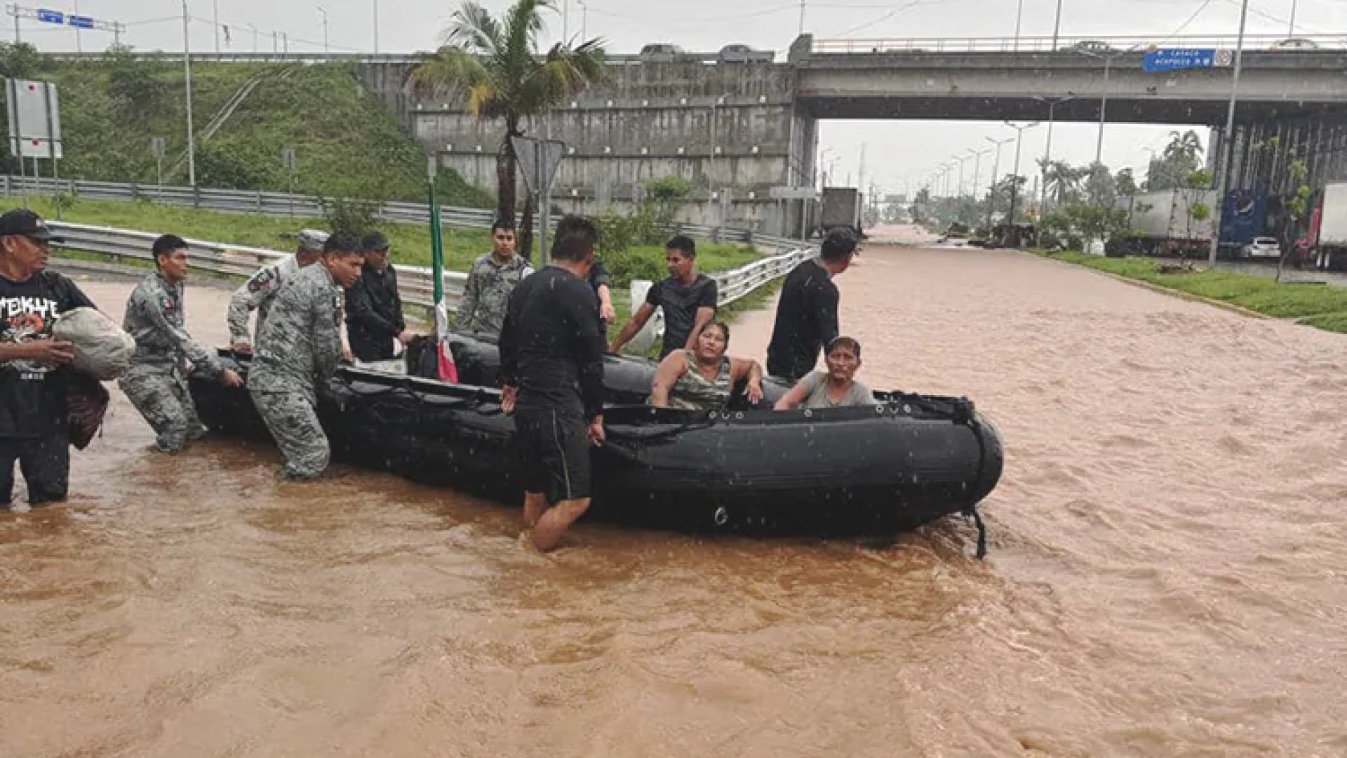 Huracán John deja muerte y destrucción en Guerrero