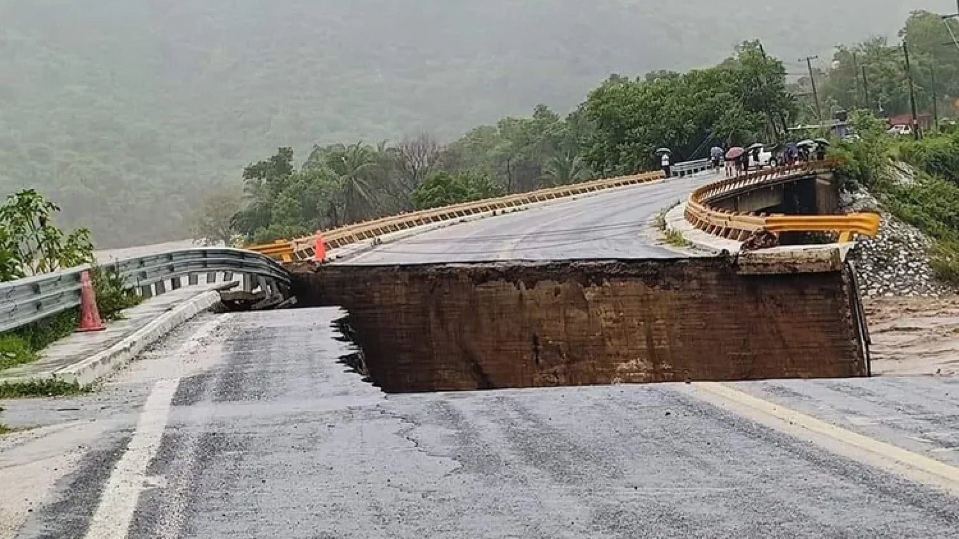 Tormenta tropical John ocasionará lluvias extraordinarias en el occidente de México